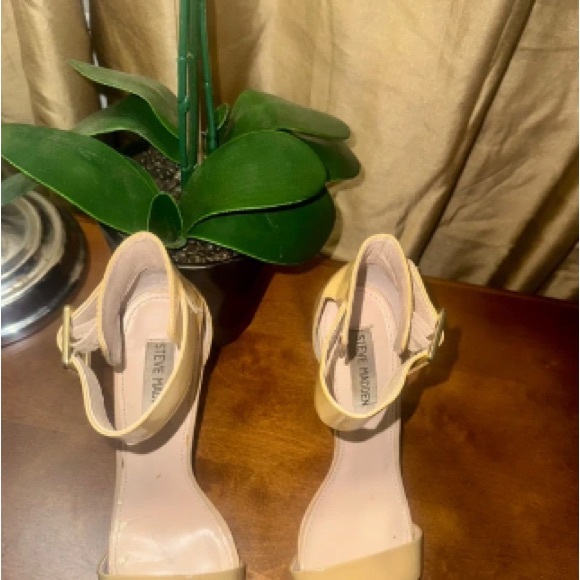 Chic Tan High Heel Sandals - Picture 3 of 3